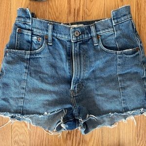 Abercrombie high rise mom short size 27